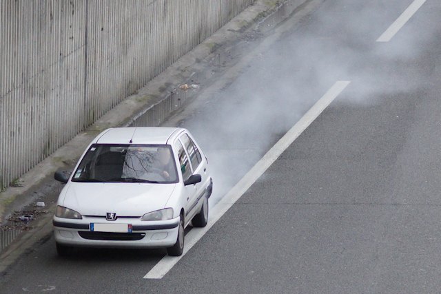 Fumée blanche moteur diesel acceleration
