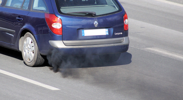 voiture sans permis qui fume