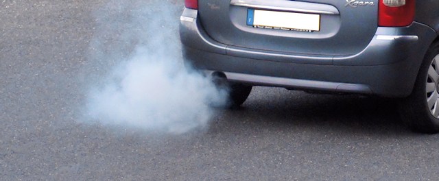 voiture sans permis qui fume