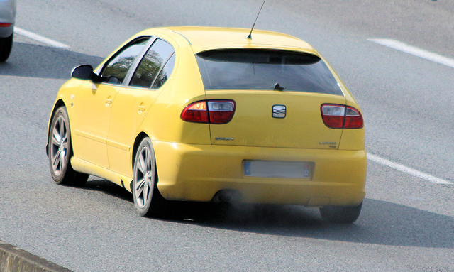 voiture sans permis qui fume