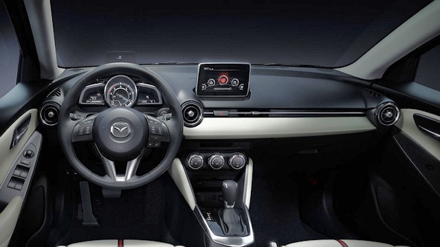 http://www.fiches-auto.fr/sdoms/shiatsu/uploaded/mazda2-nouvelle-interieur.jpg