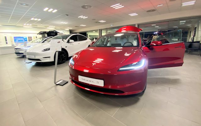 Une Tesla sans permis à bas prix ? Un concept fou, mais qui pourrait marcher