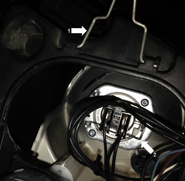 Changer l'ampoule de feu de position avant sur Renault Scénic 2