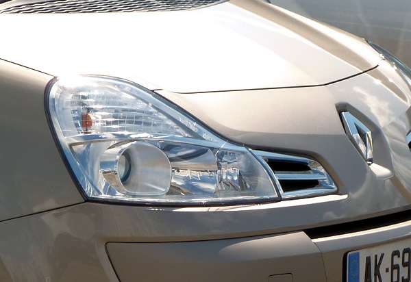 Remplacement des ampoules dans la voiture soi-même – Guide ultime pour les  nuls!