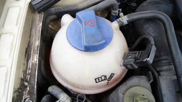 Bocal liquide refroidissement ford ka