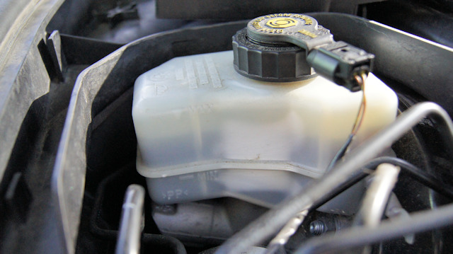 Changer et purger le liquide de frein + Contrôle - La mécanique