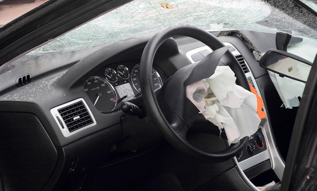 Voyant airbag & message : fil débranché sous le siège ? / Classe C W204 /