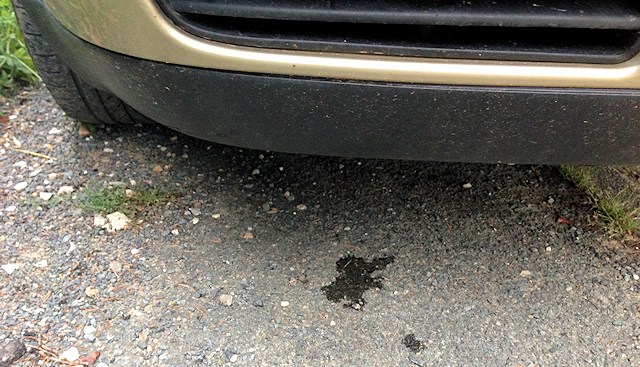 Extérieur De La Voiture Avec Trappe De Remplissage De Carburant Ouverte  Bouchon De Réservoir De Carburant Ouvert D'une Voiture Pour Faire Le Plein  D'essence Ou De Carburant Diesel Dans Le Réservoir La