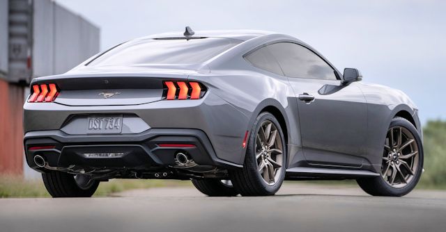 2023 Ford Mustang v8