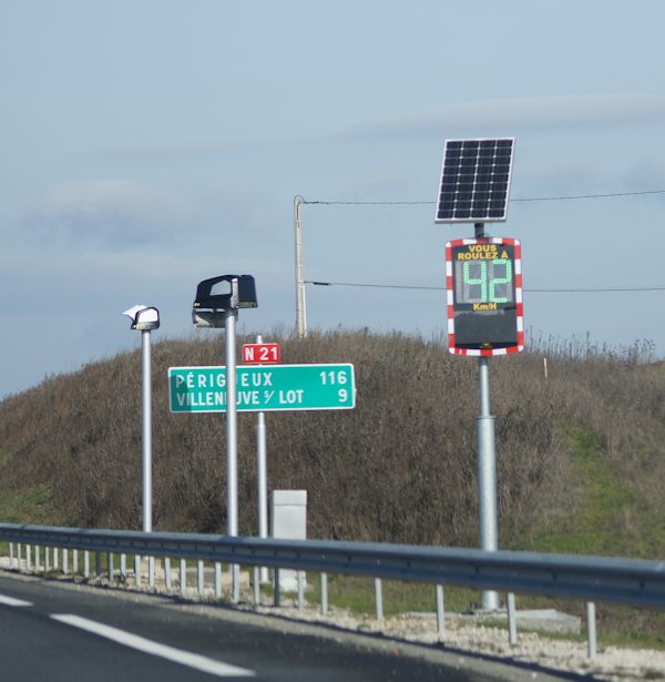 Installation des premiers radars « vitesse moyenne »