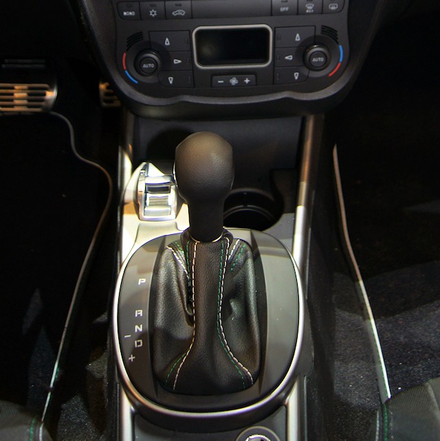 Porte-clés de changement de vitesse de voiture, modèle de levier de vitesses  automatique porte-clés en métal (4,05 x 1,61 x 0,8 pouce)