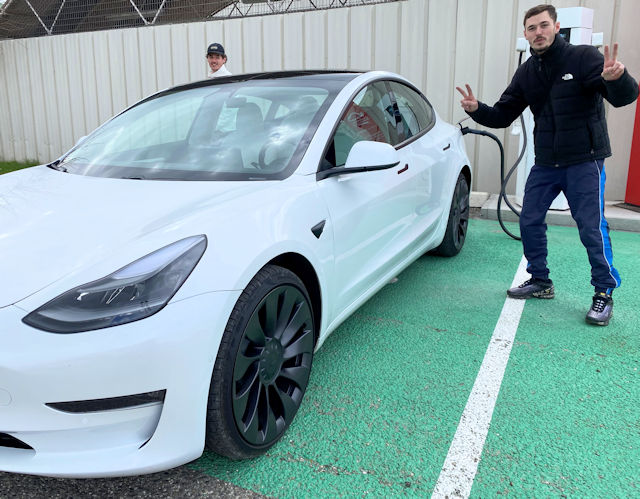 Test honnête de la nouvelle Tesla Model 3 - une journée avec 
